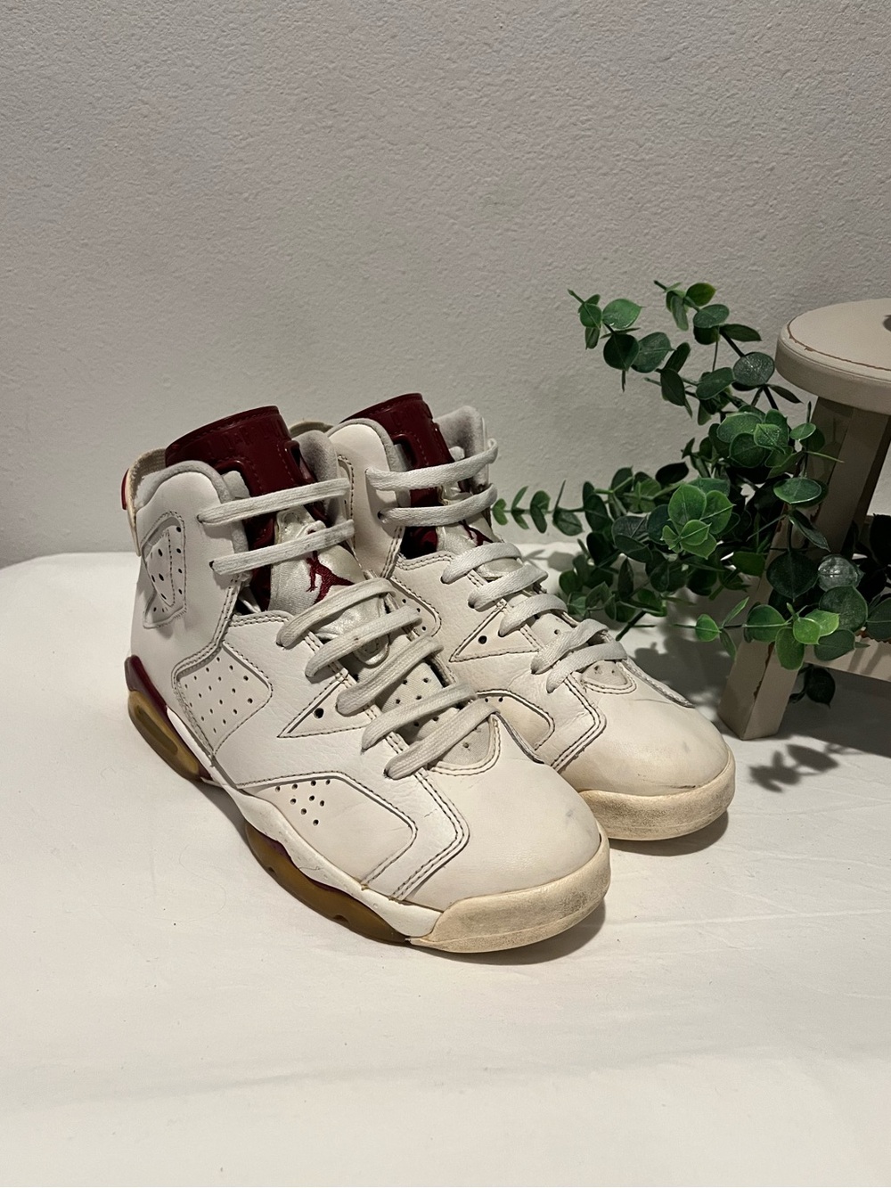 Air Jordan 6 Retro Maroon Size 5Y